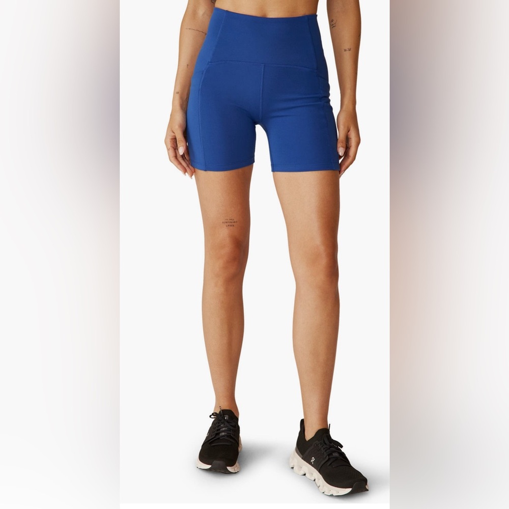 Beyond Yoga Strive Biker Shorts marine blue XS